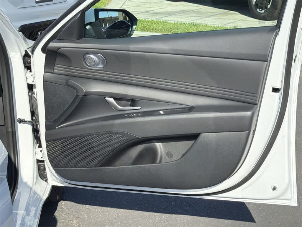 Thumbnail: 2025 Hyundai Elantra - 34