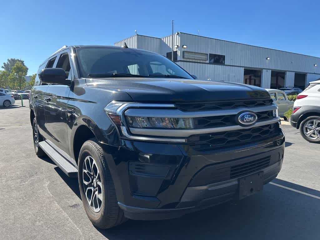 2024 Ford Expedition XLT photo 2