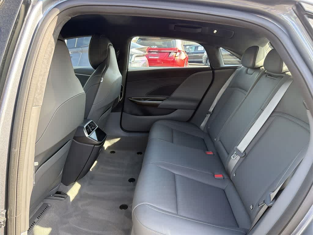 Thumbnail: 2024 Lucid Air - 28