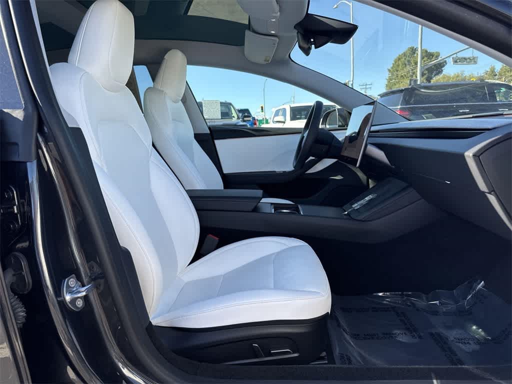 Thumbnail: 2025 Tesla Model 3 - 41