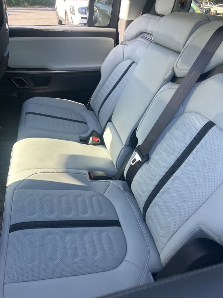 Thumbnail: 2023 Rivian R1S - 6