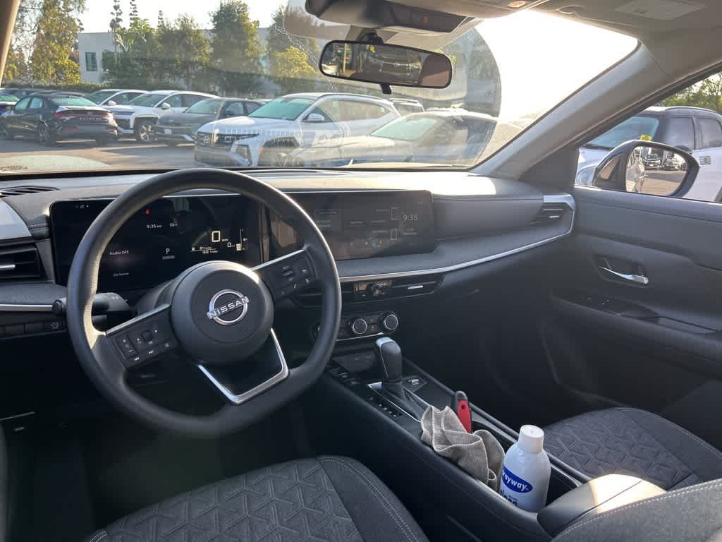 Thumbnail: 2025 Nissan Kicks - 7