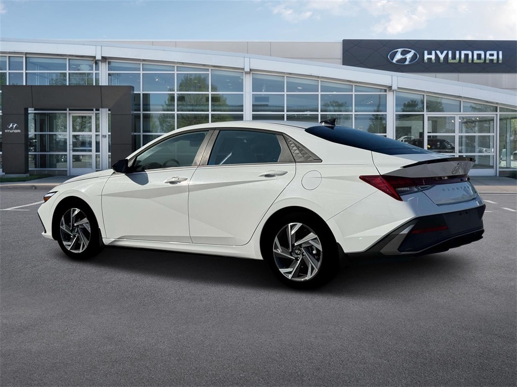 Thumbnail: 2025 Hyundai Elantra - 4