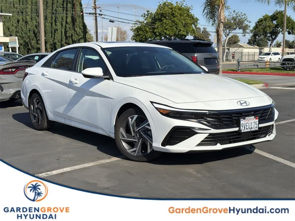 Certified 2025 Hyundai Elantra SEL Convenience Sedan