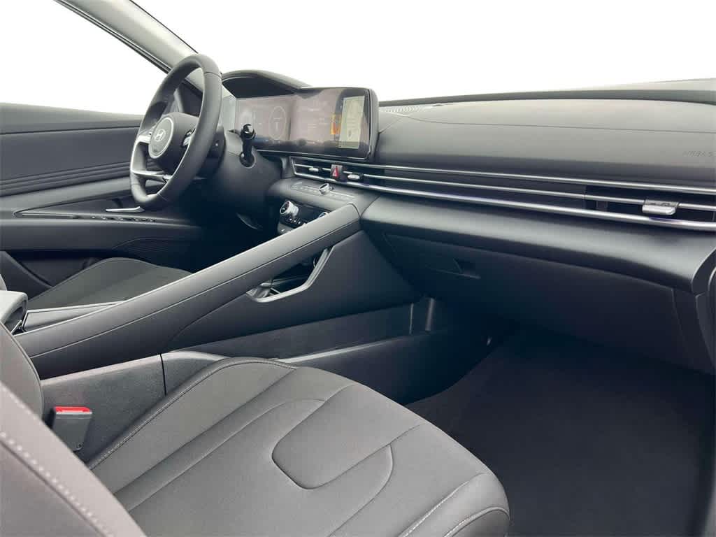 Thumbnail: 2025 Hyundai Elantra - 15