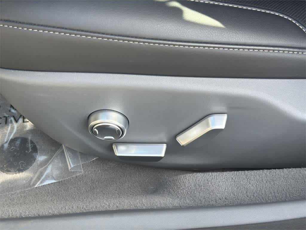 Thumbnail: 2024 Lucid Air - 25