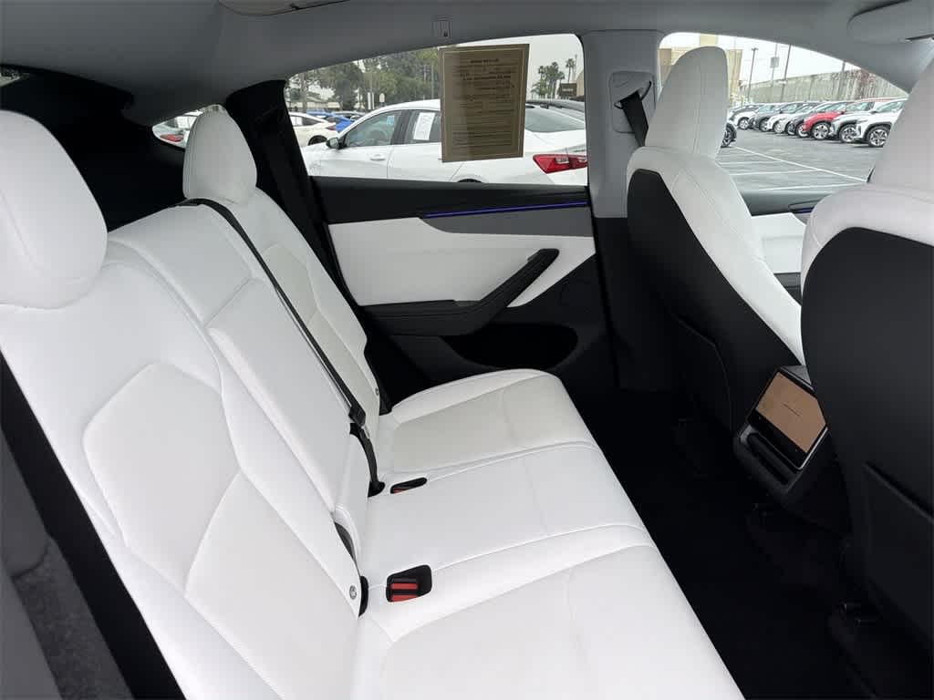 Thumbnail: 2026 Tesla Model Y - 33