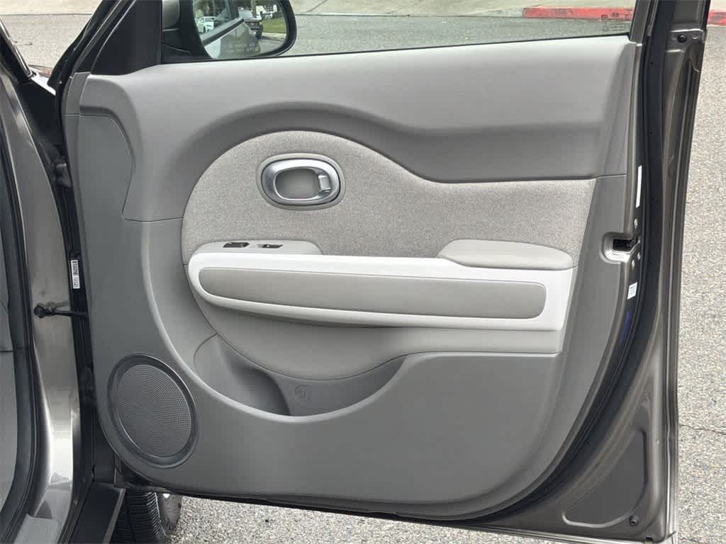 Thumbnail: 2017 Kia Soul EV - 33