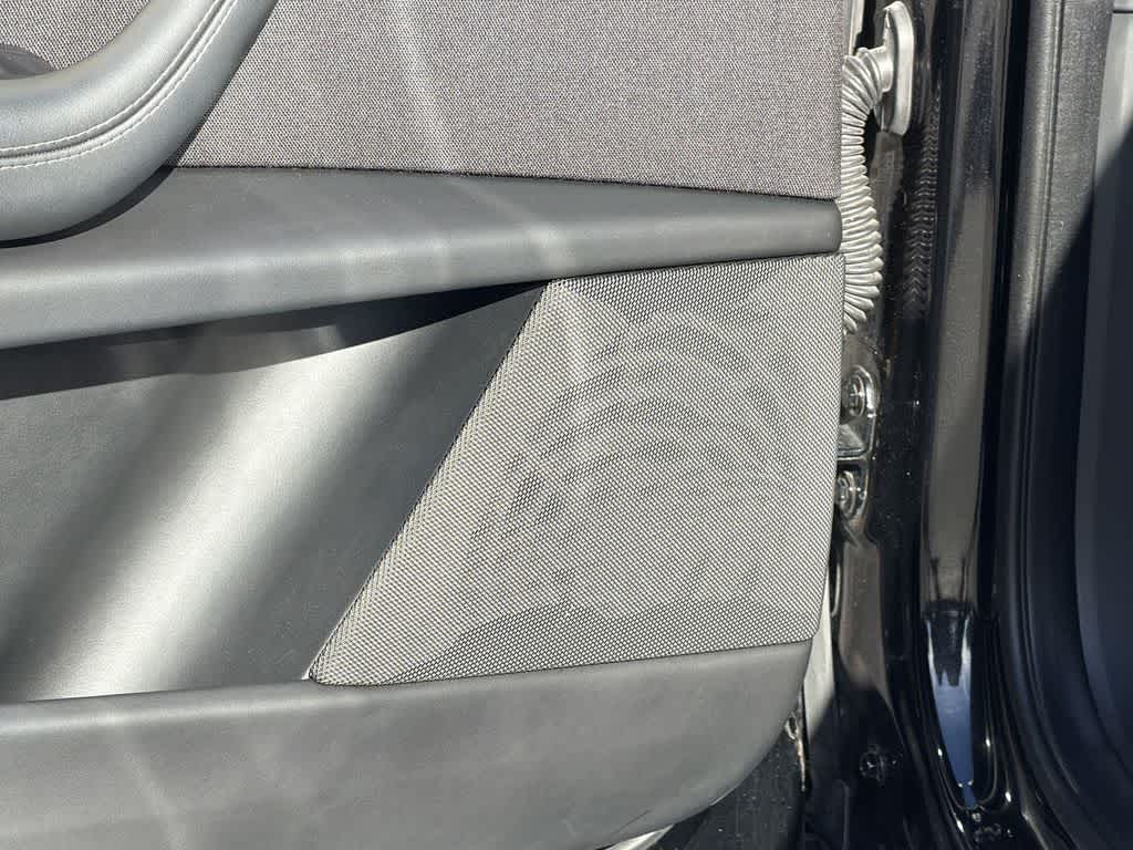 Thumbnail: 2022 Tesla Model X - 21