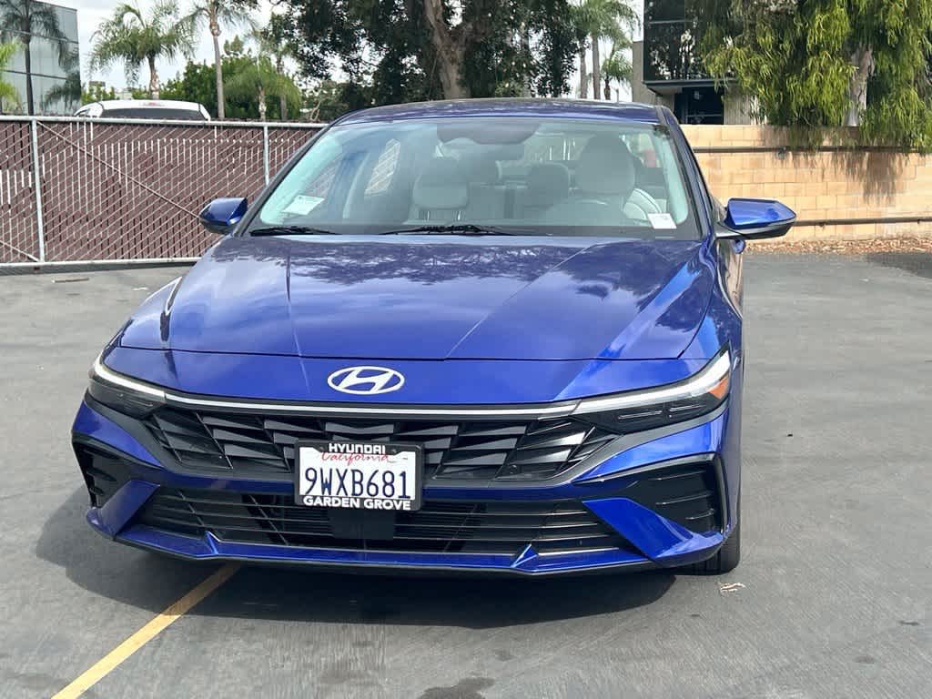 Hyundai Elantra Hybrid
