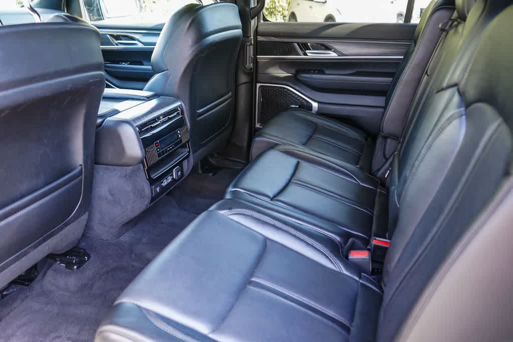 Thumbnail: 2023 Jeep Wagoneer - 15