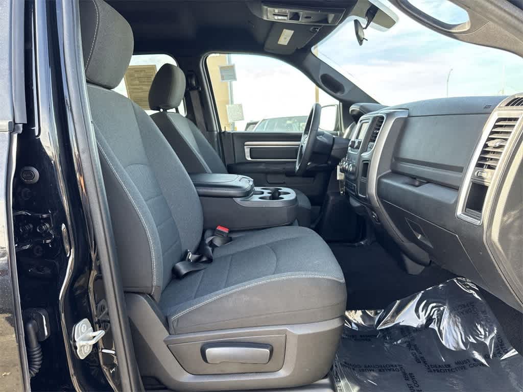 Thumbnail: 2024 RAM 1500 Classic - 34