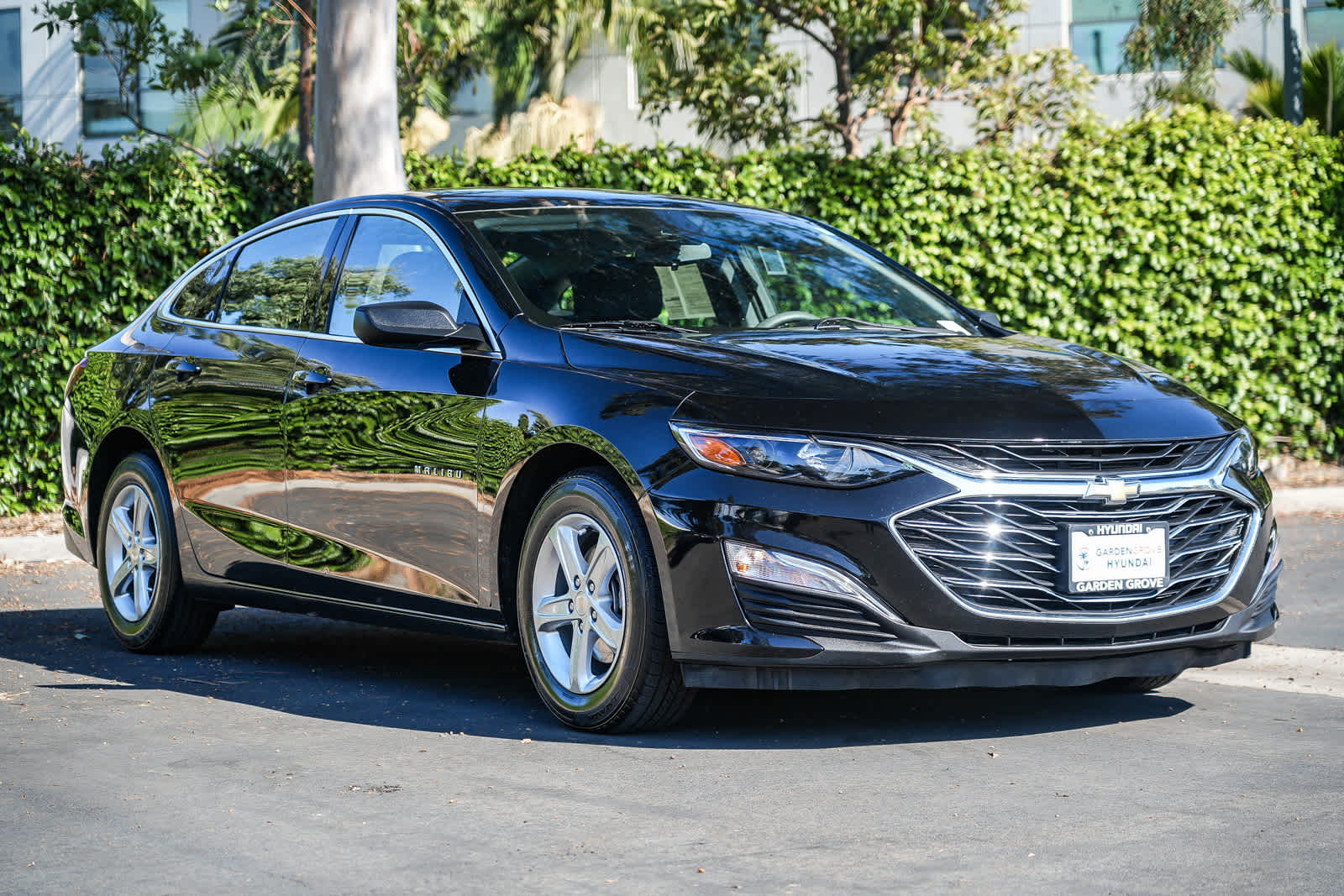 Thumbnail: 2023 Chevrolet Malibu - 4