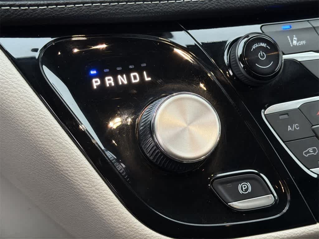 Thumbnail: 2024 Chrysler Pacifica - 17