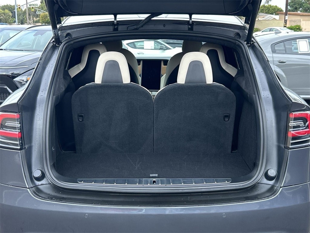 Thumbnail: 2020 Tesla Model X - 32