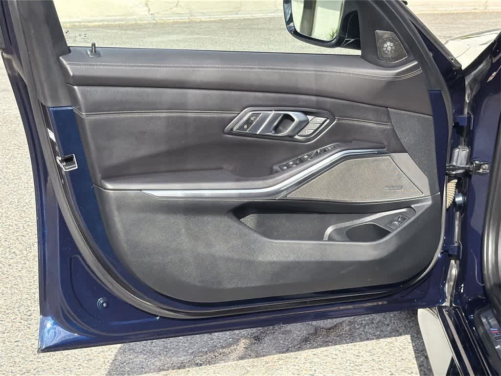 Thumbnail: 2021 BMW M3 - 24