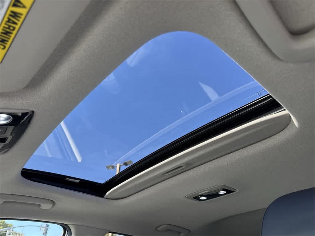 Thumbnail: 2023 Kia Niro - 11