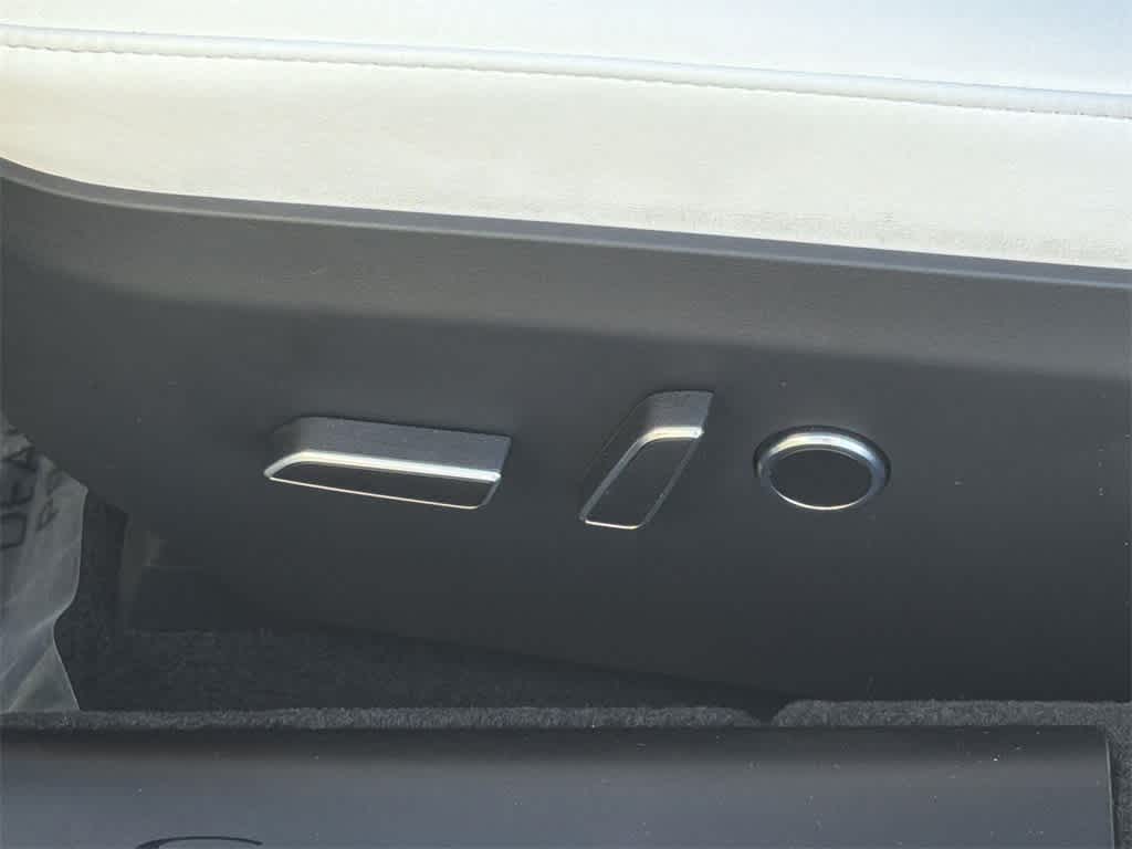 Thumbnail: 2022 Tesla Model S - 26