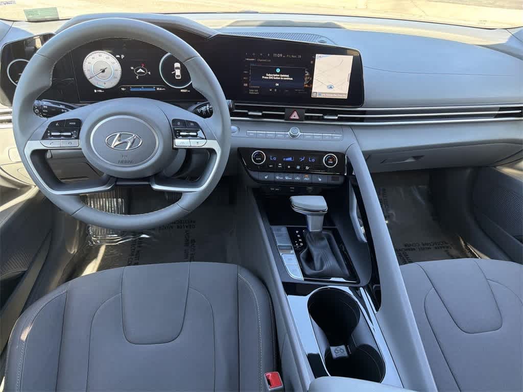 Thumbnail: 2023 Hyundai Elantra - 11