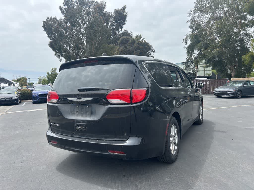 Thumbnail: 2023 Chrysler Voyager - 3