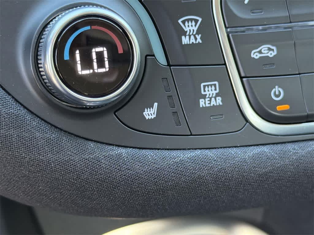 Thumbnail: 2024 Chevrolet Malibu - 22