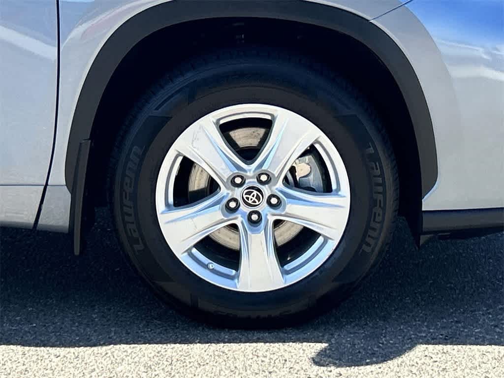 Thumbnail: 2022 Toyota Highlander - 43