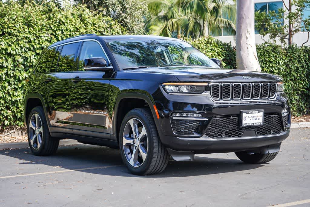 Thumbnail: 2023 Jeep Grand Cherokee - 3