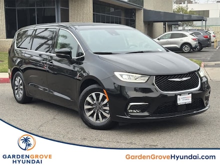 Pre-Owned Featured 2024 Chrysler Pacifica Hybrid Select Van for sale near you in Garden Grove, CA