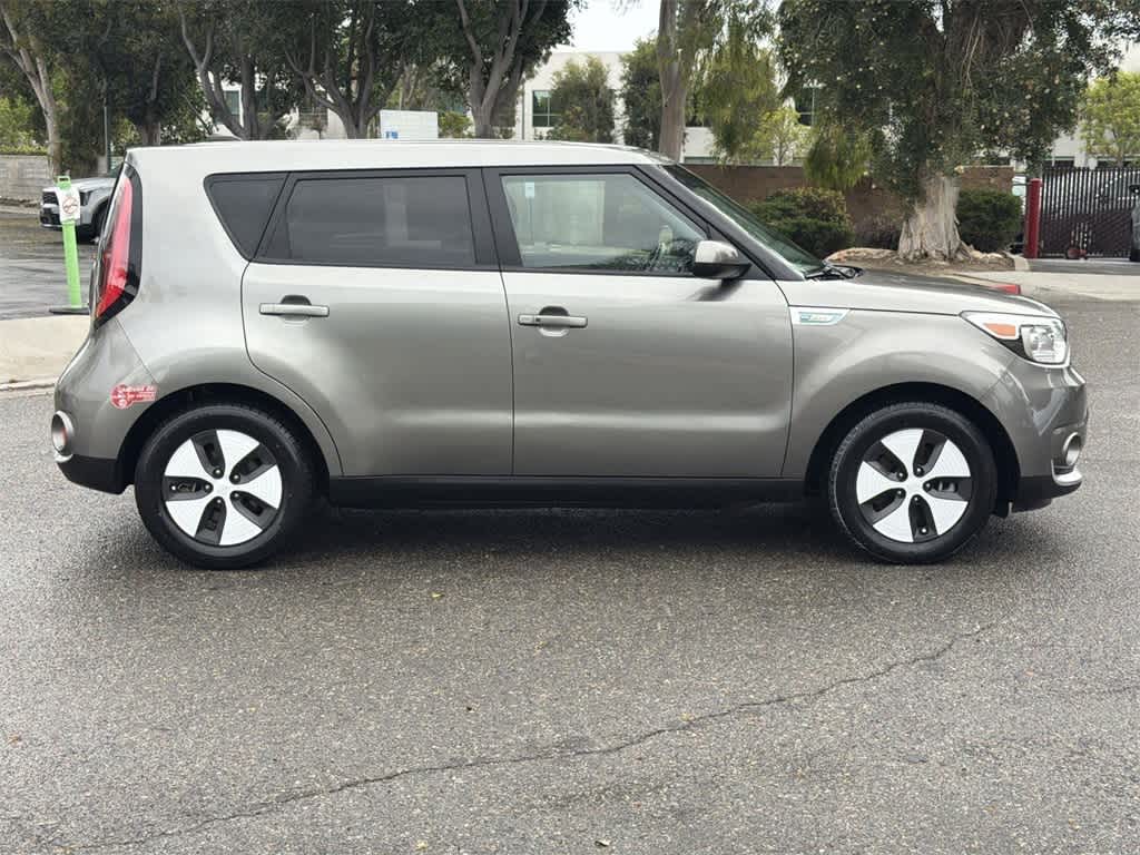 Thumbnail: 2017 Kia Soul EV - 3