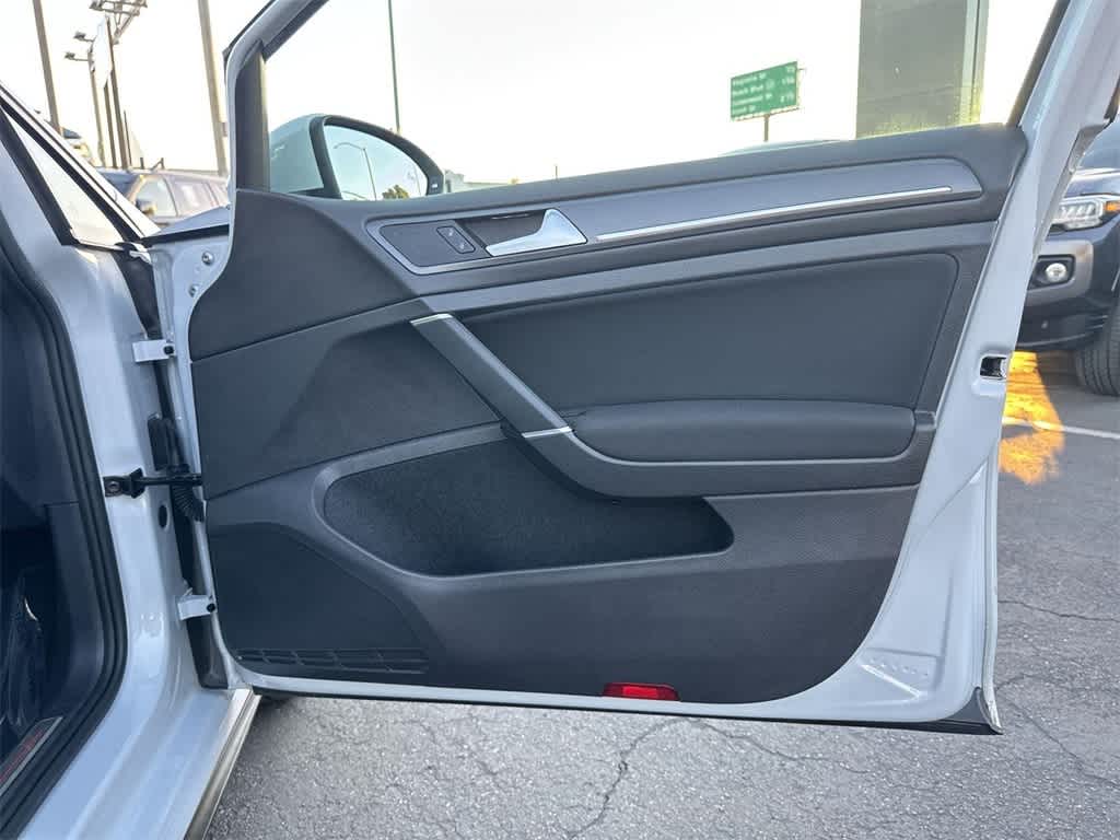 Thumbnail: 2019 Volkswagen Golf - 33