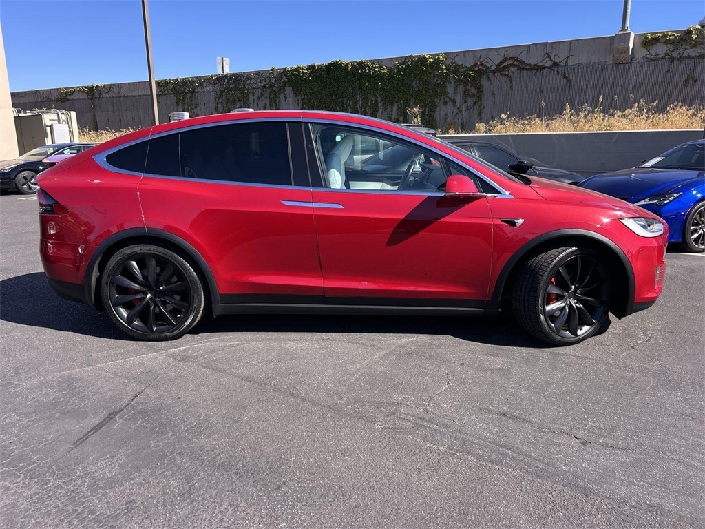 Thumbnail: 2021 Tesla Model X - 11