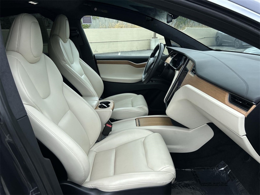 Thumbnail: 2020 Tesla Model X - 41