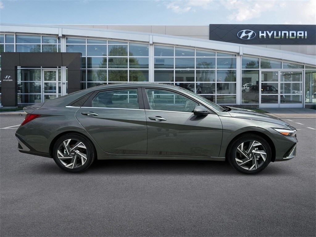 Thumbnail: 2025 Hyundai Elantra - 9