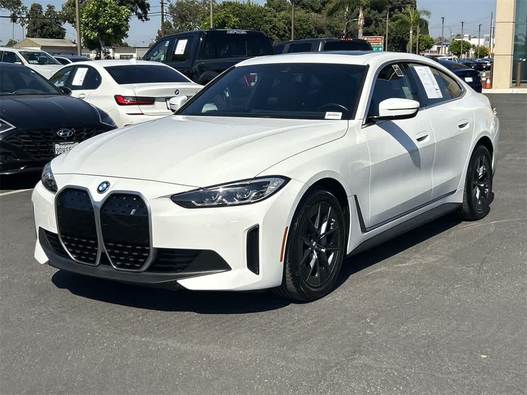 Thumbnail: 2023 BMW i4 - 16