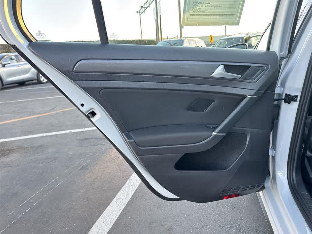 Thumbnail: 2019 Volkswagen Golf - 27