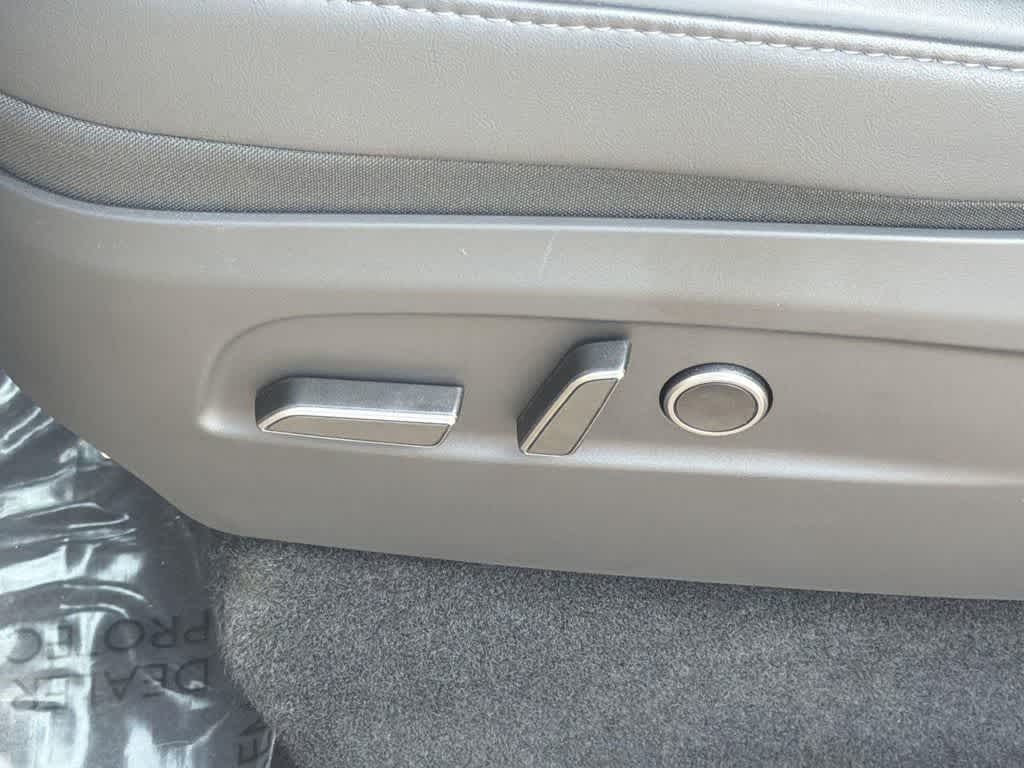 Thumbnail: 2026 Tesla Model Y - 27