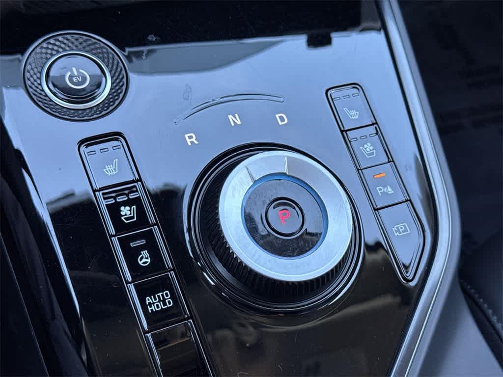 Thumbnail: 2023 Kia Niro - 18