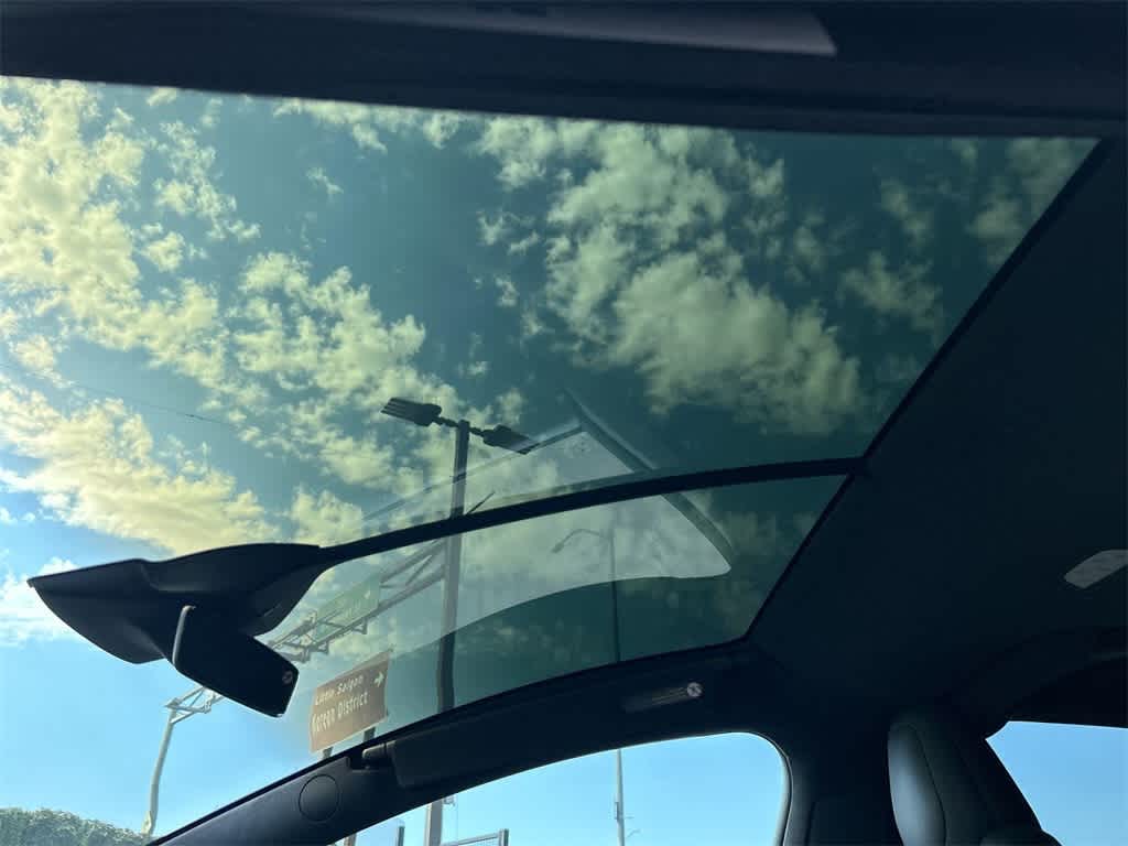 Thumbnail: 2022 Tesla Model X - 11