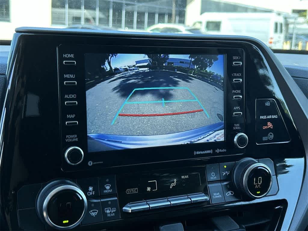 Thumbnail: 2022 Toyota Highlander - 18