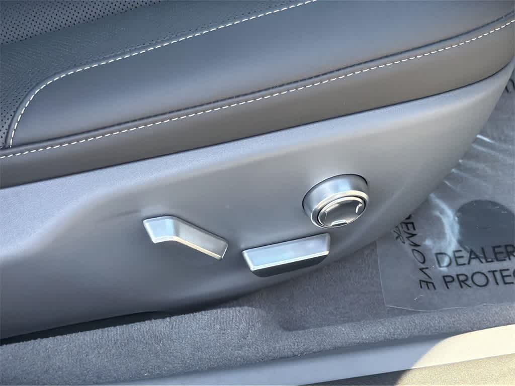 Thumbnail: 2024 Lucid Air - 40