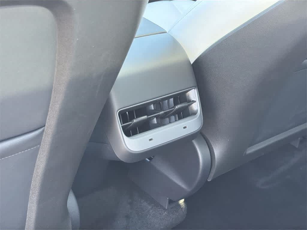 Thumbnail: 2024 Tesla Model Y - 31