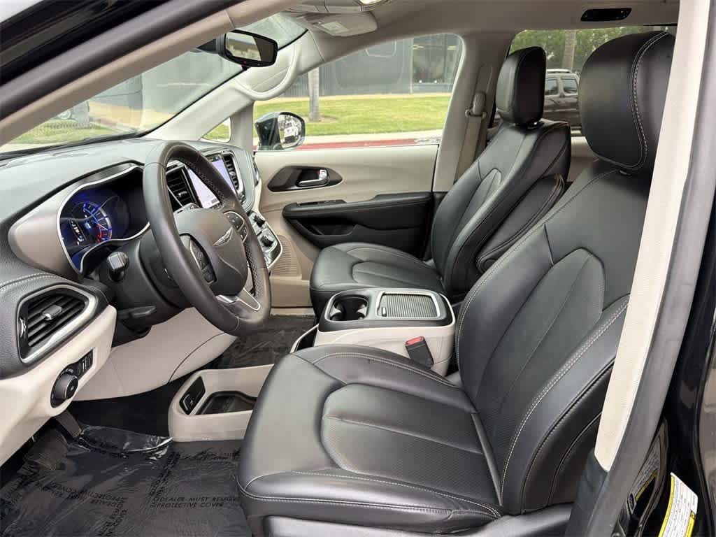 Thumbnail: 2024 Chrysler Pacifica - 25