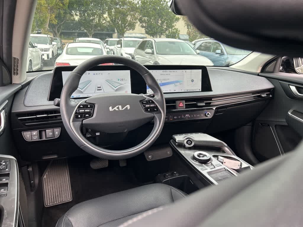 Thumbnail: 2022 Kia EV6 - 7