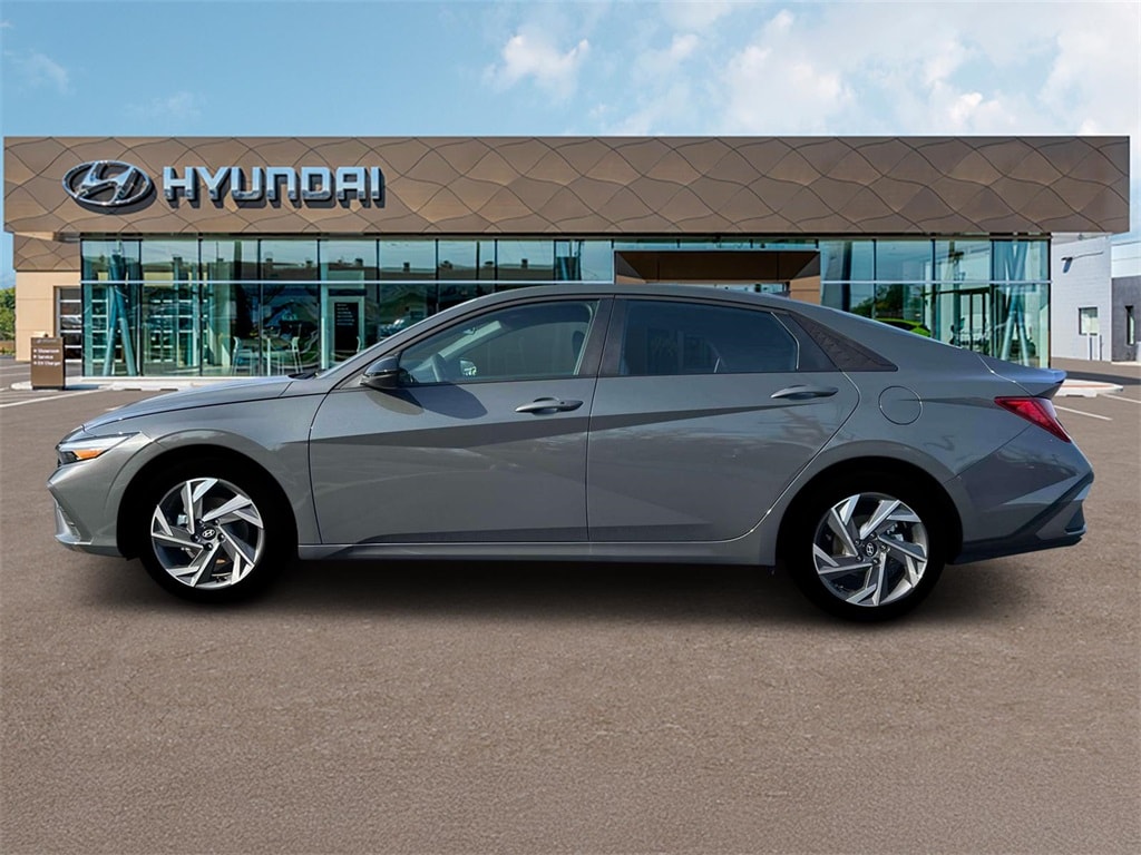 Thumbnail: 2025 Hyundai Elantra - 3