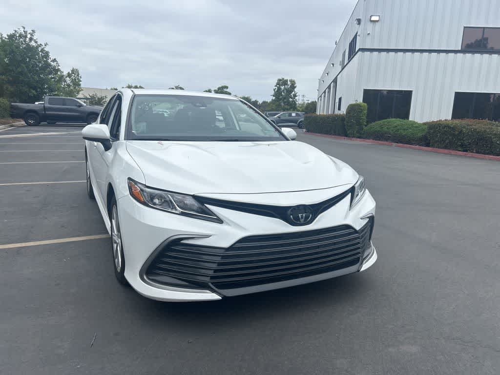 2024 Toyota Camry LE's photo