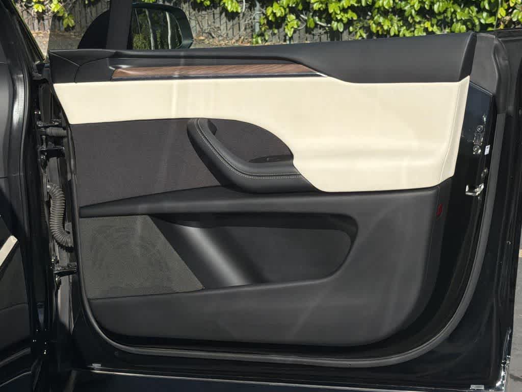 Thumbnail: 2022 Tesla Model X - 30