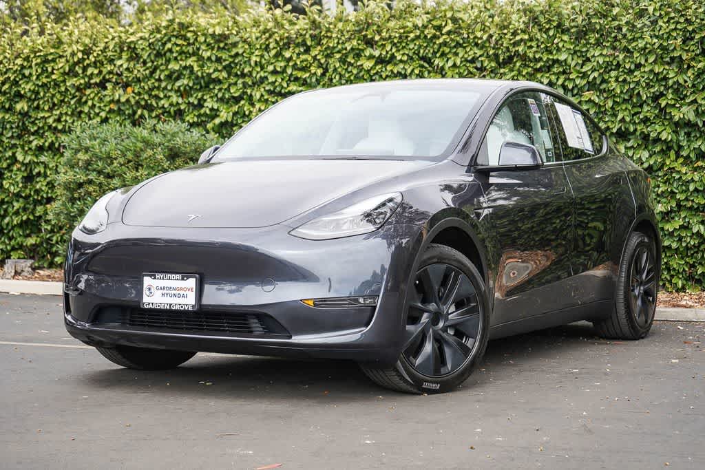 2025 Tesla Model Y Long Range Dual Motor All-Wheel Drive's photo