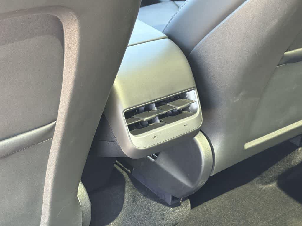 Thumbnail: 2025 Tesla Model Y - 31