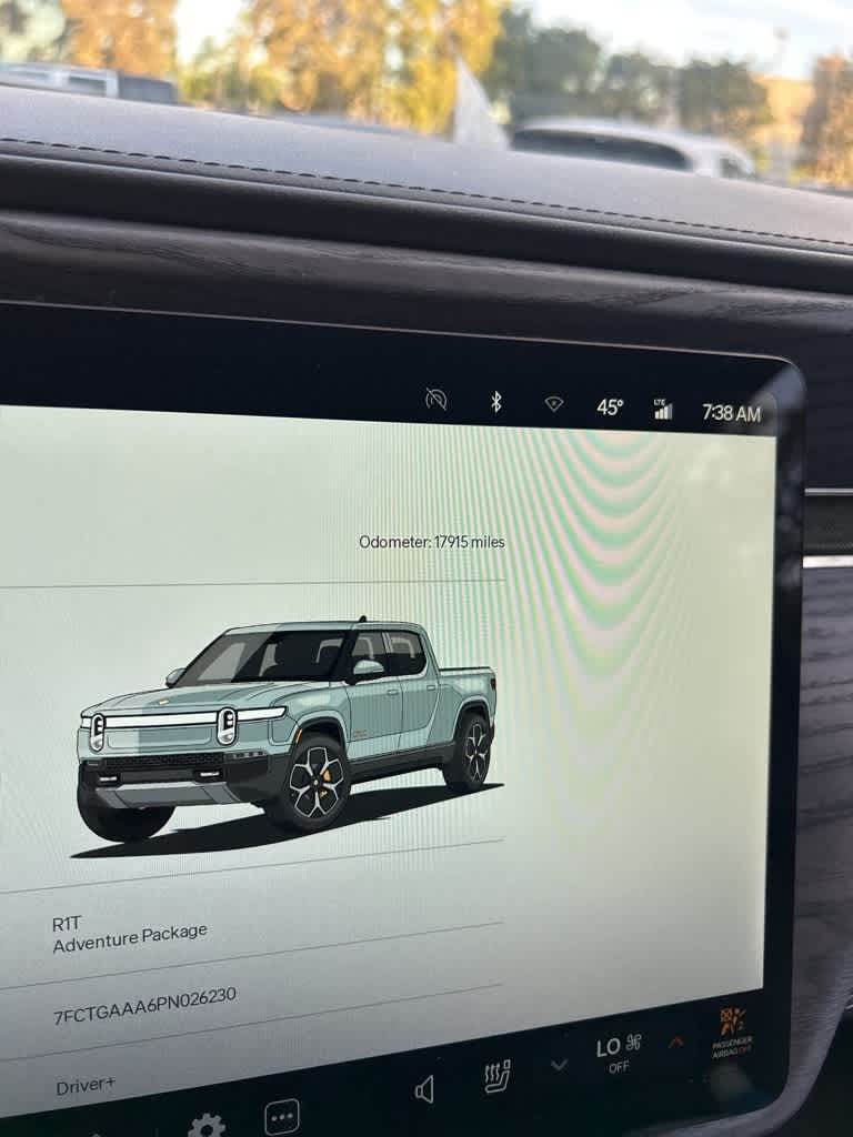 Thumbnail: 2023 Rivian R1T - 11