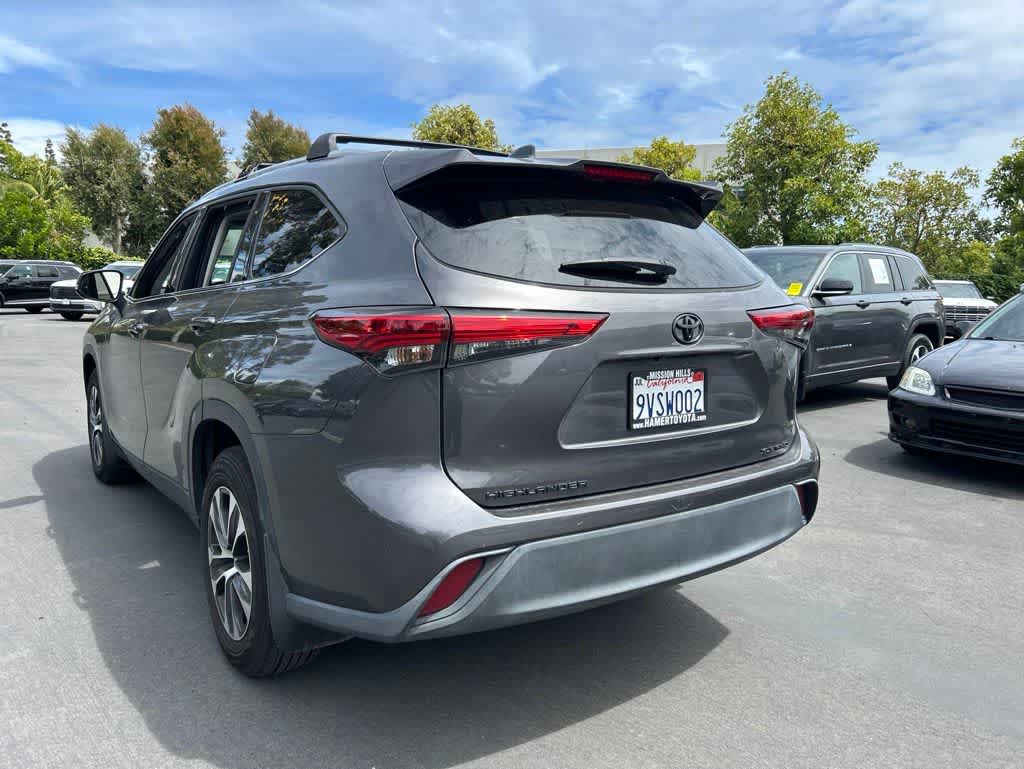 Thumbnail: 2022 Toyota Highlander - 4